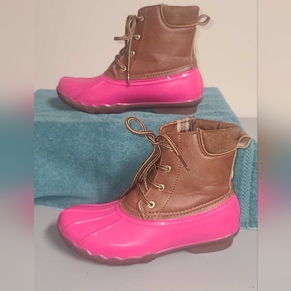 Adrienne Vittadini Peral-K Duck Boots Hot Pink Waterproof Lace Up Girls, Size 4 - Picture 1 of 9